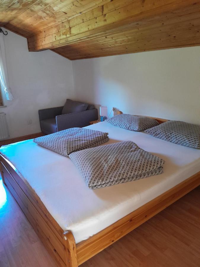 Ferienwohnung Bergblick-Schlosshof Vollan Exterior foto