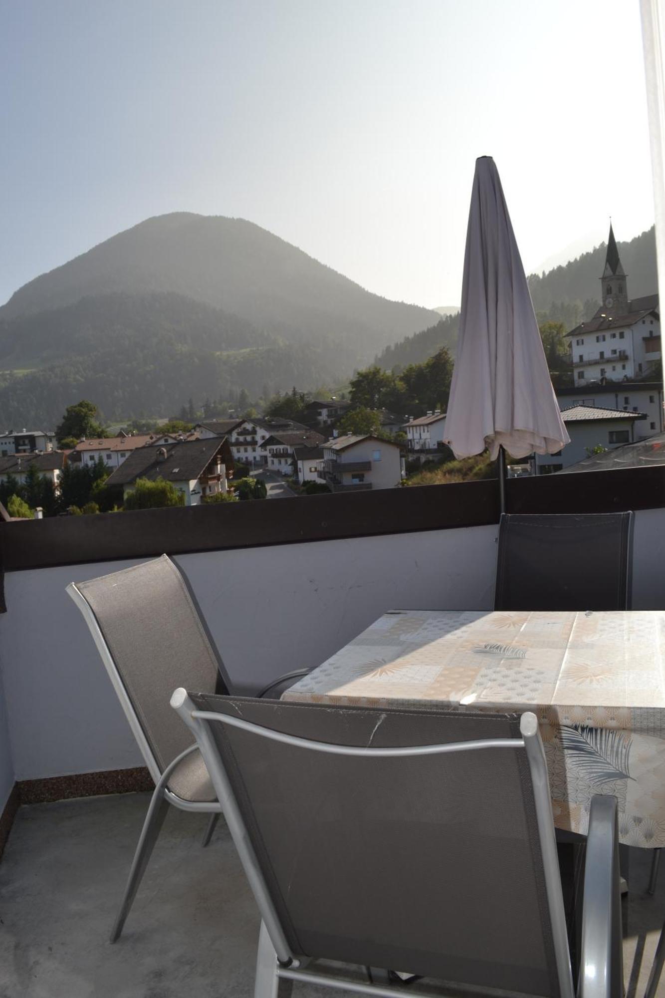 Ferienwohnung Bergblick-Schlosshof Vollan Exterior foto